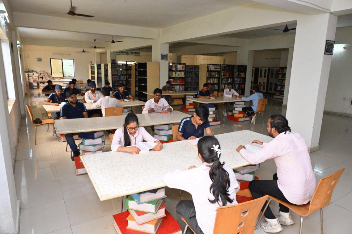 Vidhyapeeth Institute of Science and Technology Bhopal Labs photo 5